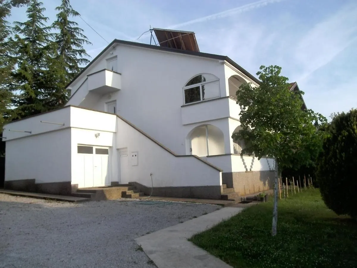 Apartmani-Karin-Malinska Malinska