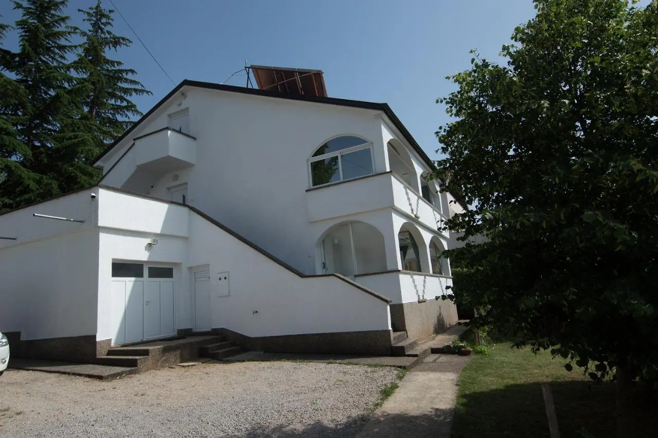 Apartmani-Karin-Malinska