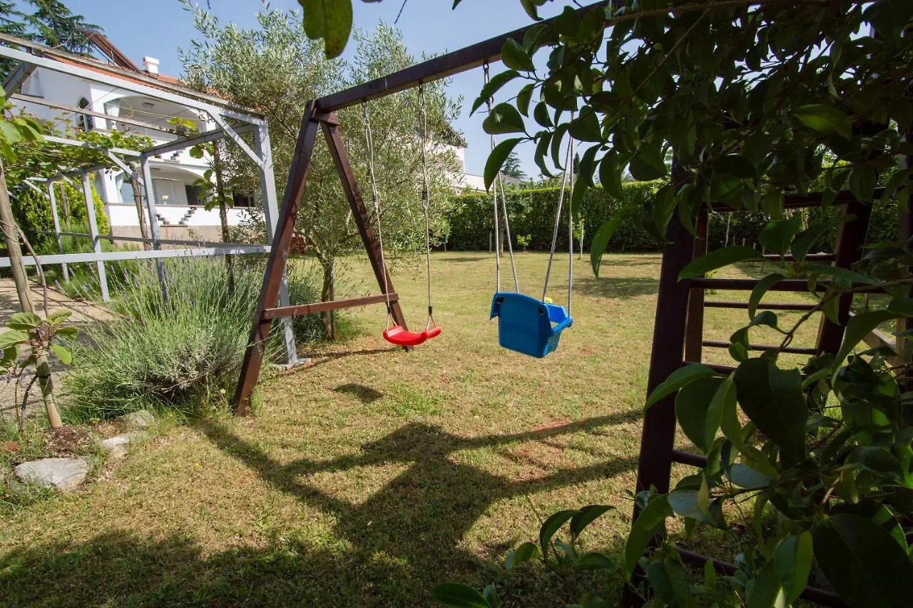 Apartment Apartmani-Karin-Malinska