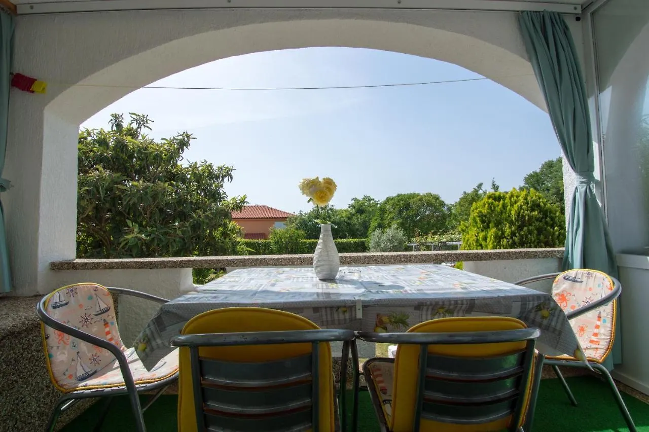 Apartment Apartmani-Karin-Malinska Croatia