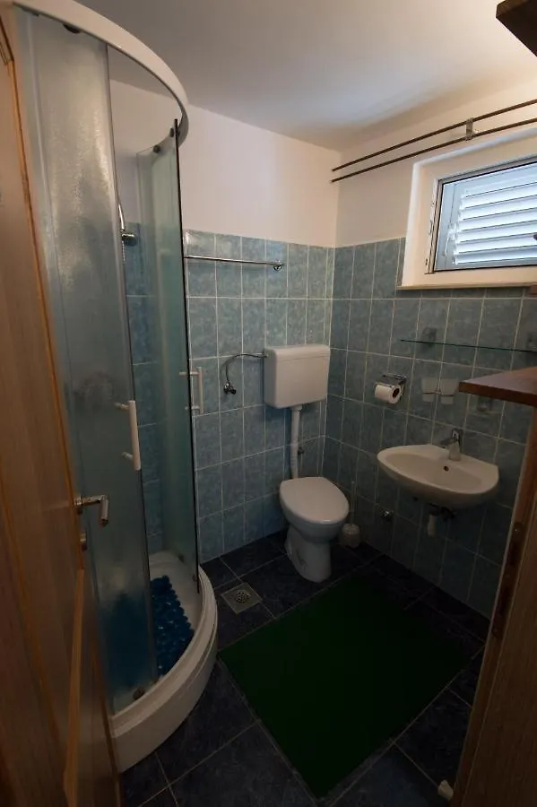 Apartmani-Karin-Malinska Apartment