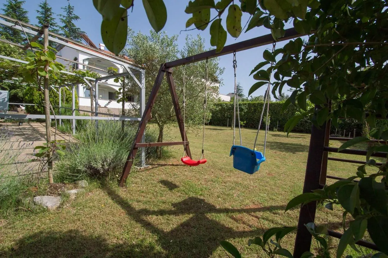 Apartment Apartmani-Karin-Malinska Croatia